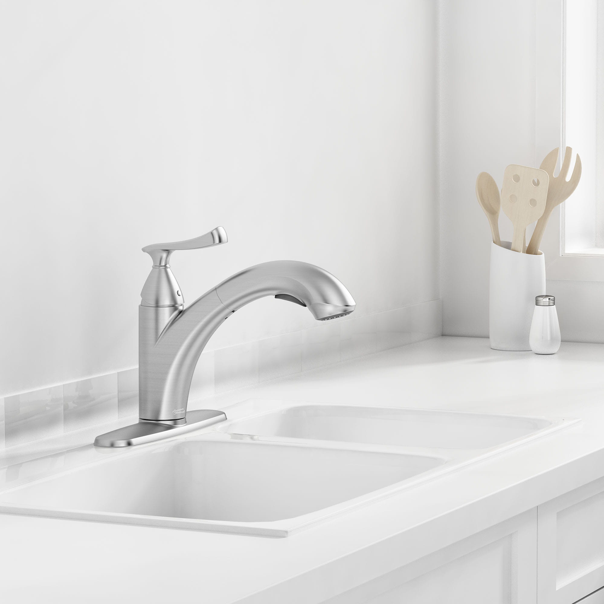 Chatfield® Single-Handle Pull-Out Kitchen Faucet
